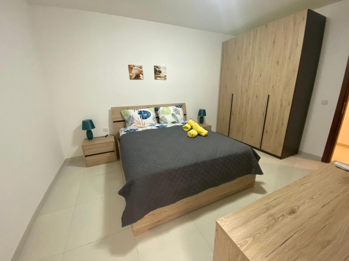 Sunshine Apartments Mellieha - Modern Three Bedroom Ground Floor Apartment With Yard Kültér fotó