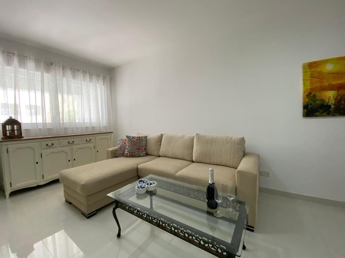 Sunshine Apartments Mellieha - Modern Three Bedroom Ground Floor Apartment With Yard Kültér fotó