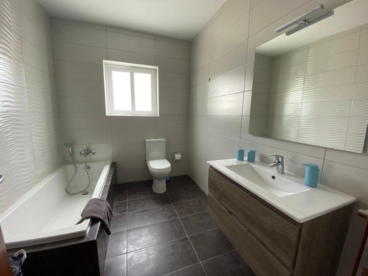Sunshine Apartments Mellieha - Modern Three Bedroom Ground Floor Apartment With Yard Kültér fotó