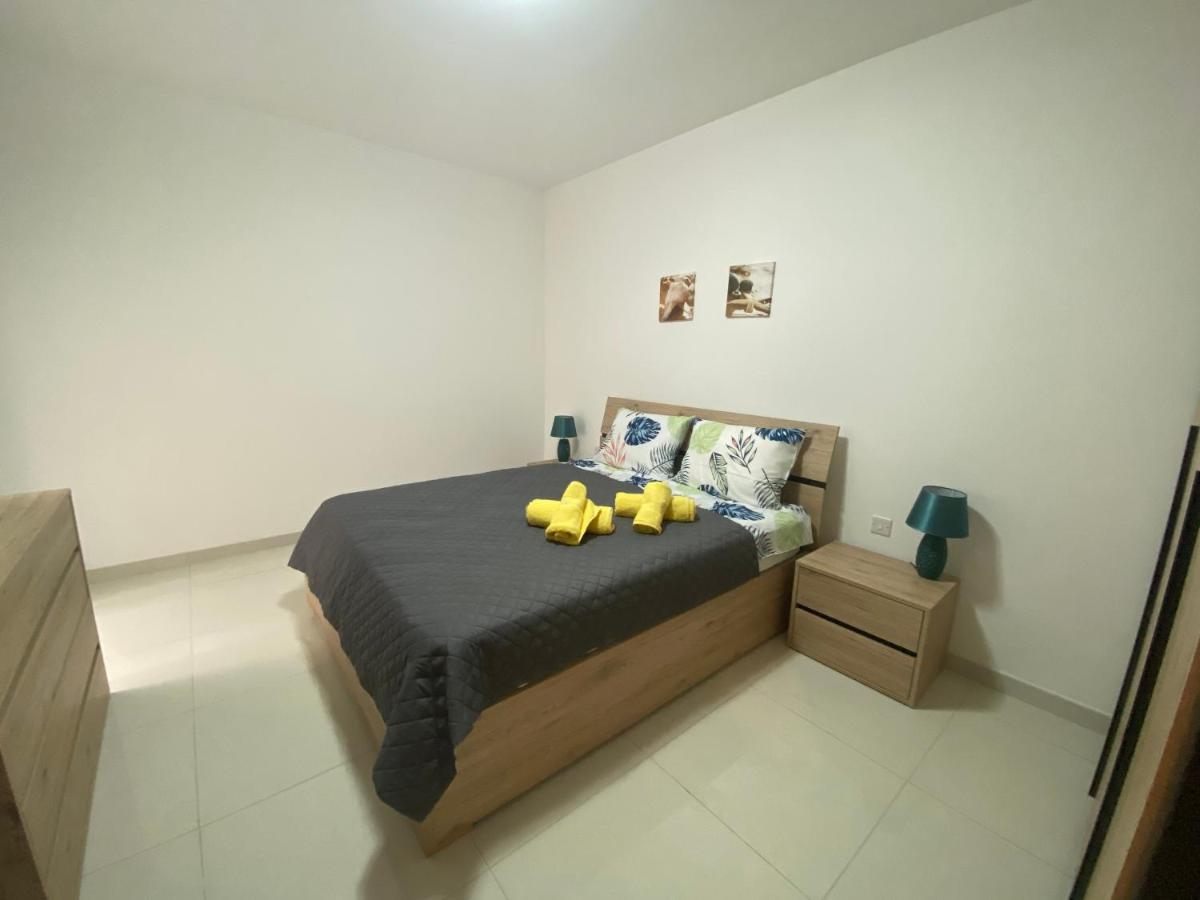 Sunshine Apartments Mellieha - Modern Three Bedroom Ground Floor Apartment With Yard Kültér fotó